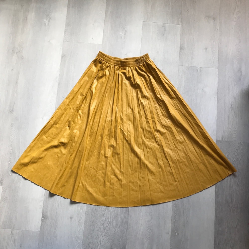 SALT MARIGOLD PLEATED FAUX LEATHER A LINE MIDI SKIRT WOMENS SMALL